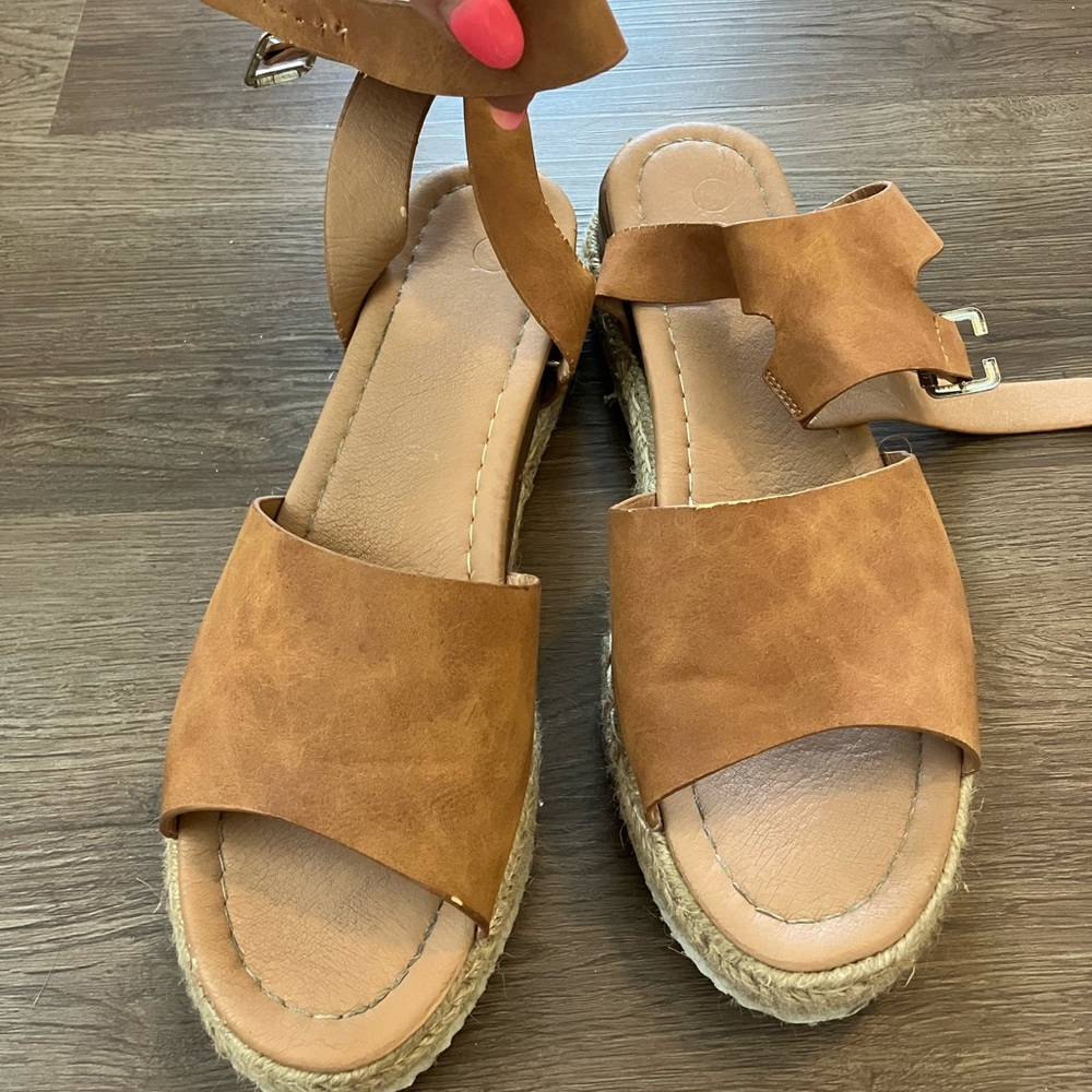 Womens platforms - Picture 2 of 2